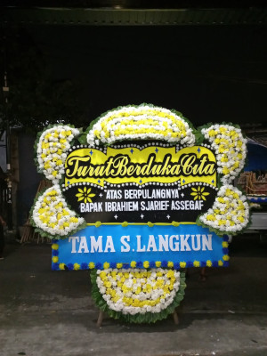 Papan Bunga Duka di Tangkil