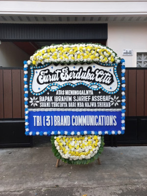 Papan Bunga Duka di Tangkil